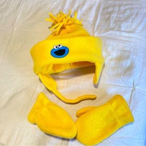 Sesame Street | Unisex, Yellow Cookie Monster Fleece Hat & Mittens o/s Toddlers